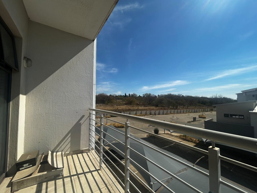 To Let 1 Bedroom Property for Rent in Broadacres Gauteng