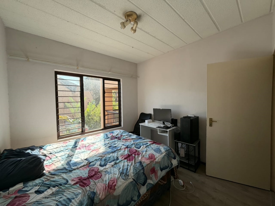 To Let 1 Bedroom Property for Rent in Douglasdale Gauteng