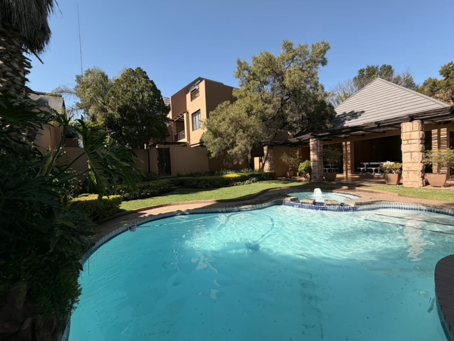 To Let 1 Bedroom Property for Rent in Douglasdale Gauteng