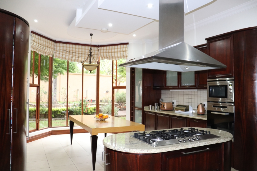 5 Bedroom Property for Sale in Waterkloof Gauteng