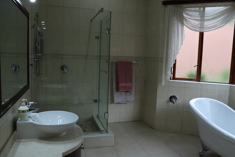 5 Bedroom Property for Sale in Waterkloof Gauteng