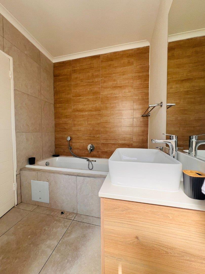 To Let 1 Bedroom Property for Rent in Modderfontein Gauteng