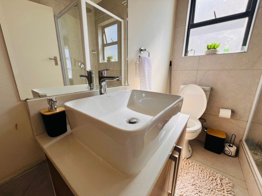 To Let 1 Bedroom Property for Rent in Modderfontein Gauteng