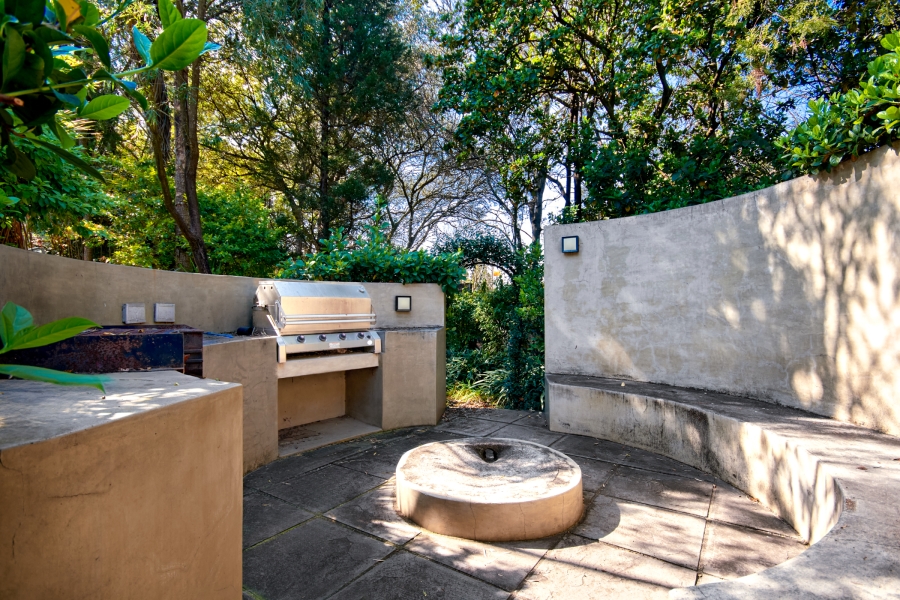 4 Bedroom Property for Sale in Petervale Gauteng
