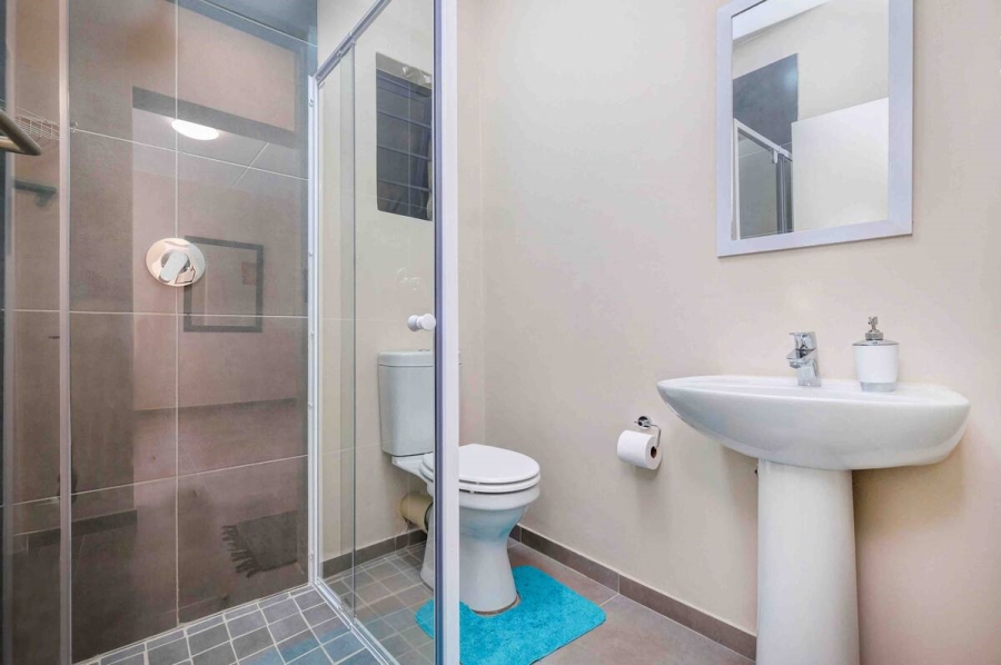 To Let 2 Bedroom Property for Rent in Vorna Valley Gauteng