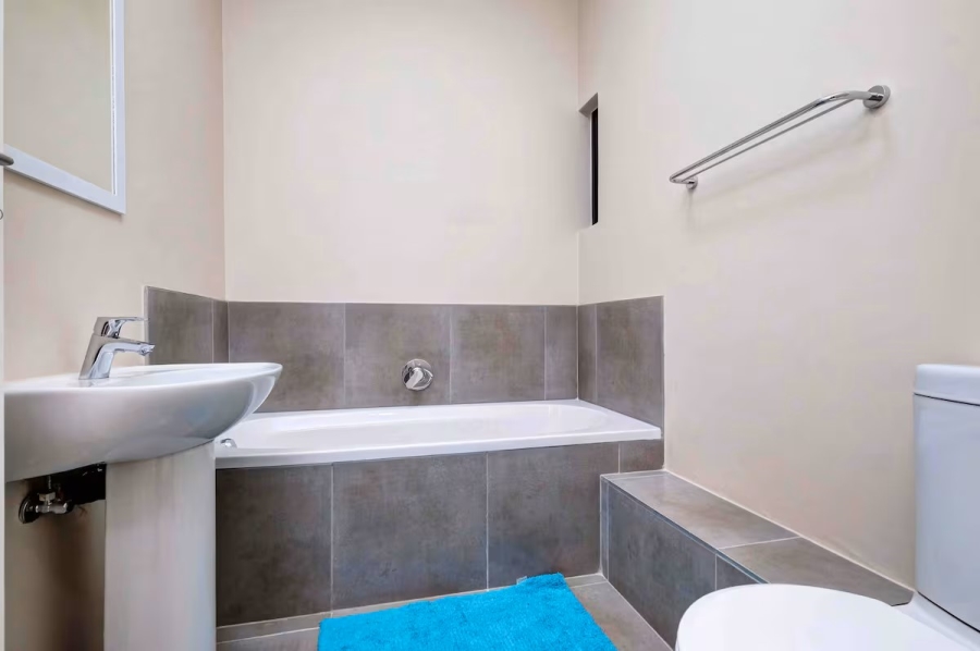 To Let 2 Bedroom Property for Rent in Vorna Valley Gauteng