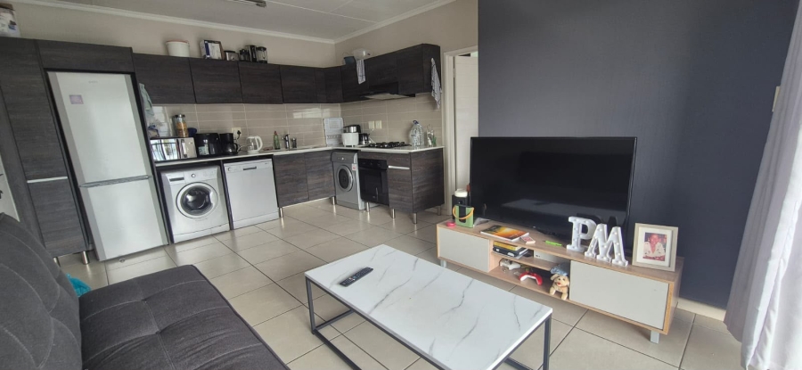 1 Bedroom Property for Sale in Bryanston Gauteng