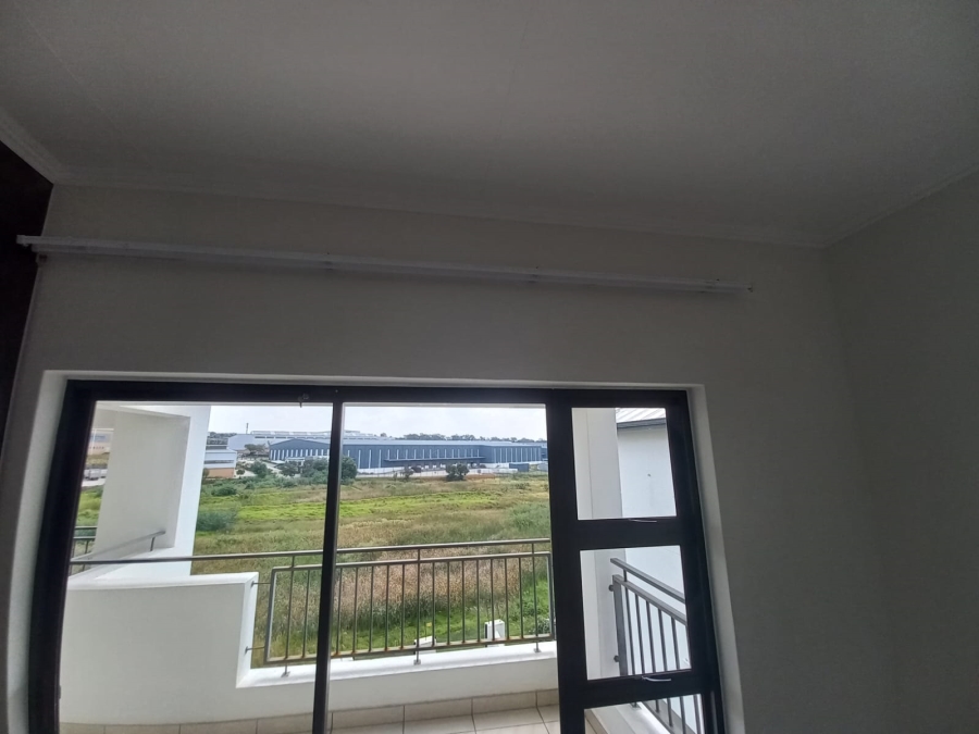 To Let 1 Bedroom Property for Rent in Modderfontein Gauteng