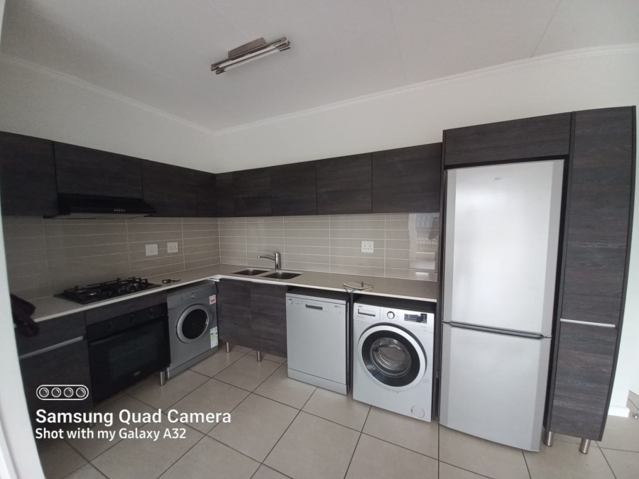 To Let 1 Bedroom Property for Rent in Modderfontein Gauteng