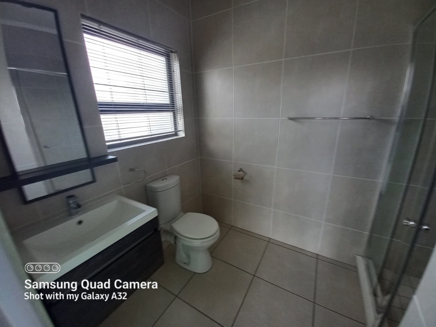 To Let 1 Bedroom Property for Rent in Modderfontein Gauteng