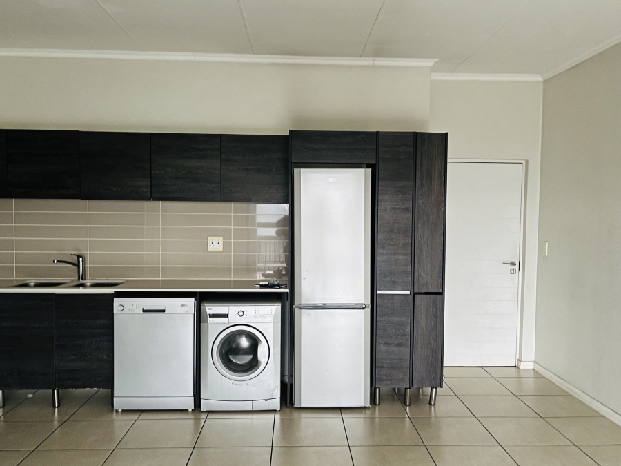 To Let 1 Bedroom Property for Rent in Modderfontein Gauteng