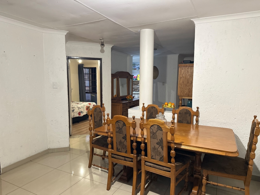 To Let 2 Bedroom Property for Rent in Vorna Valley Gauteng