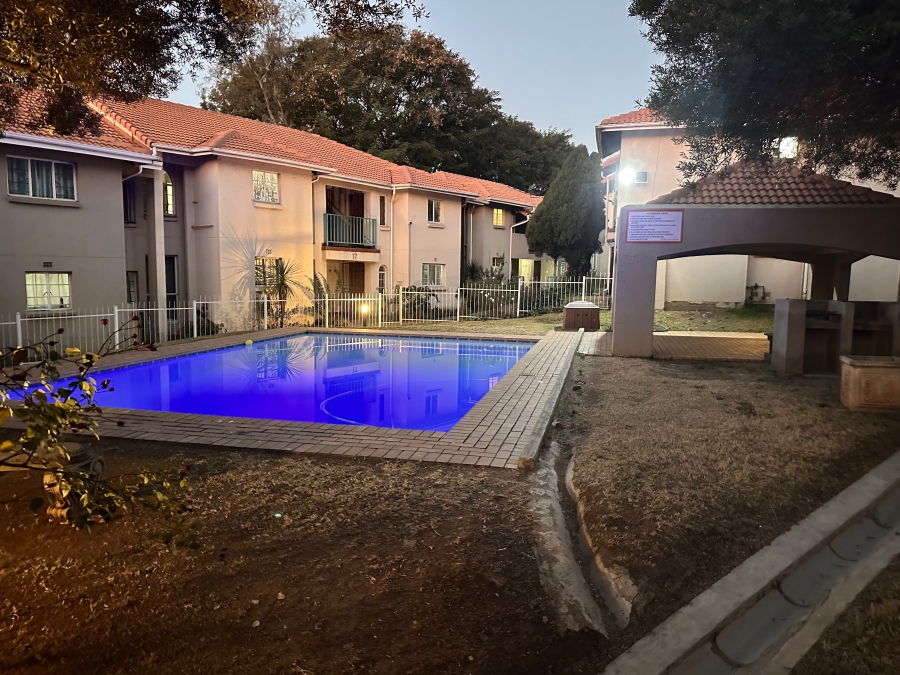 To Let 2 Bedroom Property for Rent in Vorna Valley Gauteng