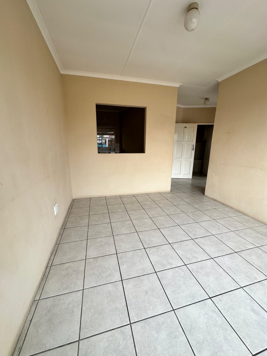 To Let 2 Bedroom Property for Rent in Sunnyridge Gauteng
