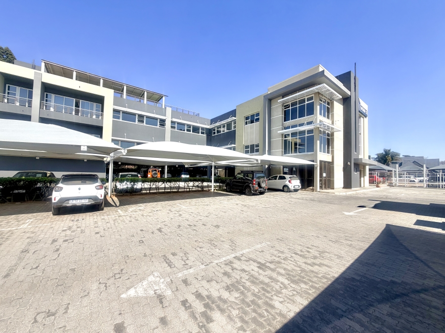 To Let Commercial Property for Rent in Lakefield Gauteng