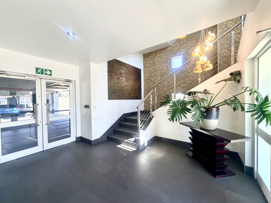 To Let Commercial Property for Rent in Lakefield Gauteng
