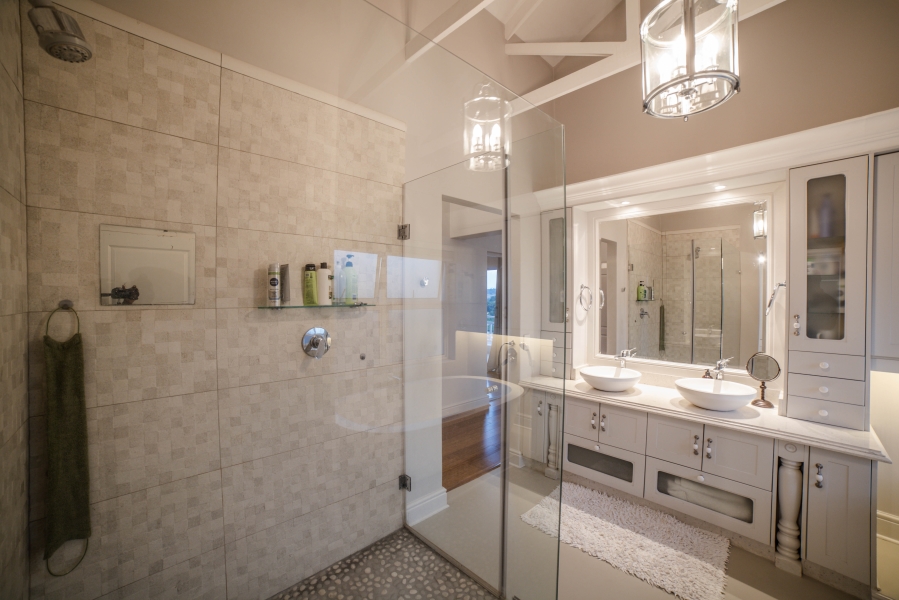 5 Bedroom Property for Sale in Helderfontein Estate Gauteng