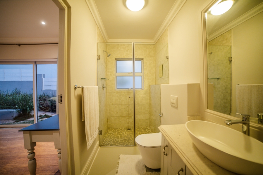 5 Bedroom Property for Sale in Helderfontein Estate Gauteng