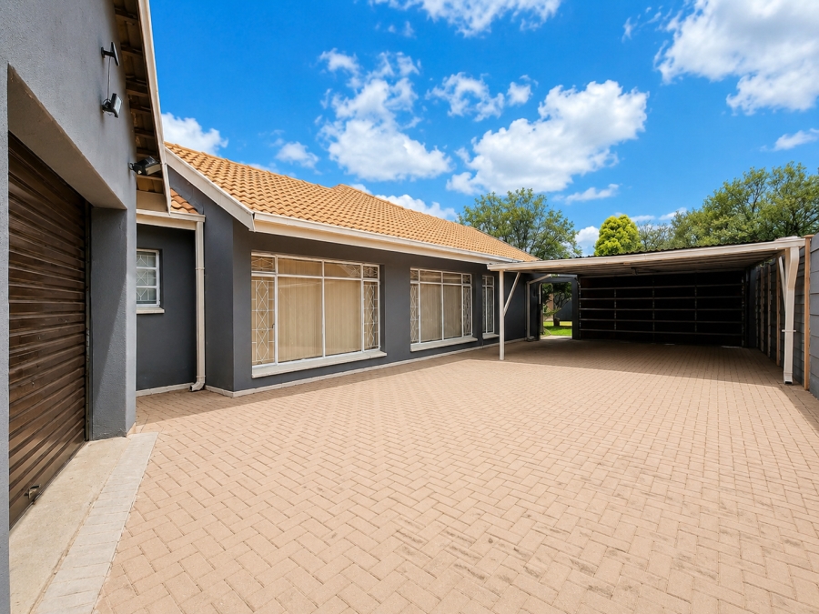 4 Bedroom Property for Sale in Risiville Gauteng