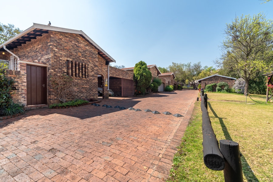 3 Bedroom Property for Sale in Bryanston Gauteng