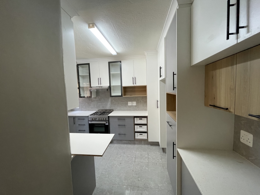 To Let 3 Bedroom Property for Rent in Kew Gauteng