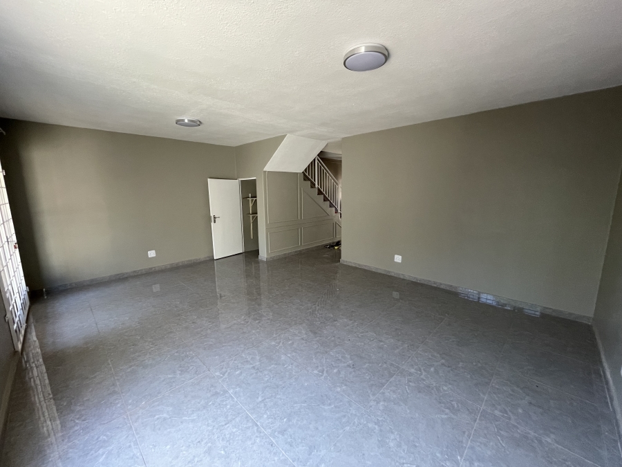 To Let 3 Bedroom Property for Rent in Kew Gauteng