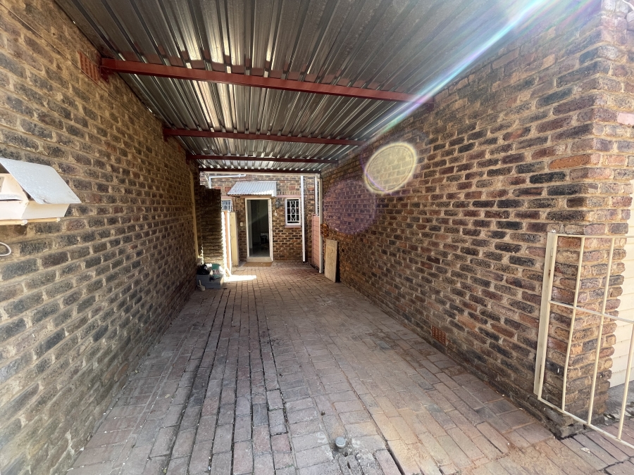 To Let 3 Bedroom Property for Rent in Kew Gauteng