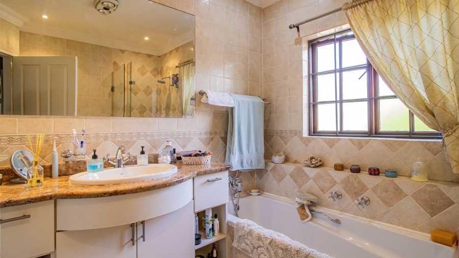 3 Bedroom Property for Sale in Lonehill Gauteng