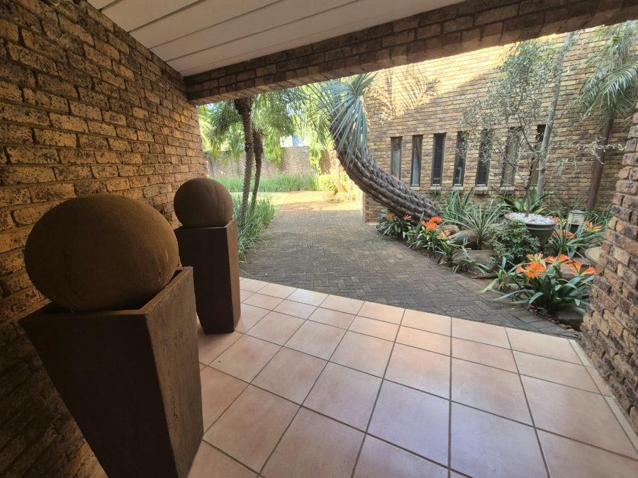 3 Bedroom Property for Sale in Glenvista Gauteng