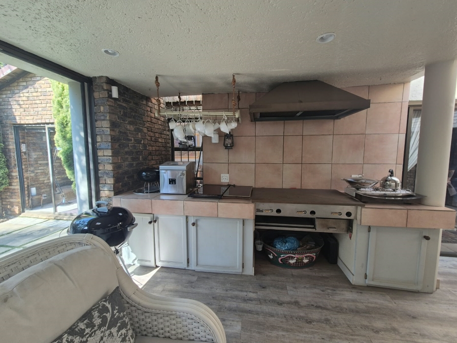 3 Bedroom Property for Sale in Glenvista Gauteng