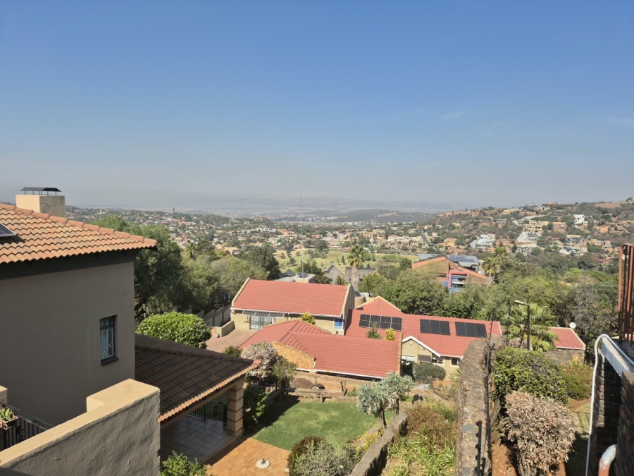 4 Bedroom Property for Sale in Bassonia Gauteng