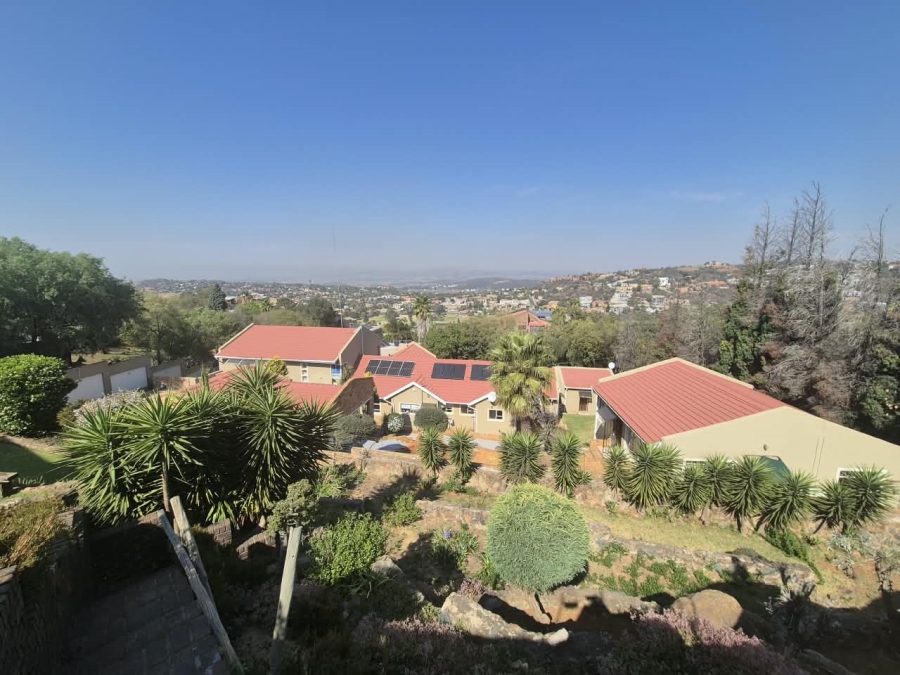 4 Bedroom Property for Sale in Bassonia Gauteng