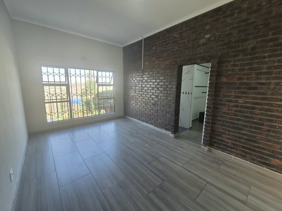4 Bedroom Property for Sale in Bassonia Gauteng