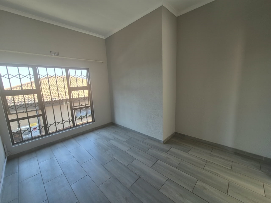 4 Bedroom Property for Sale in Bassonia Gauteng