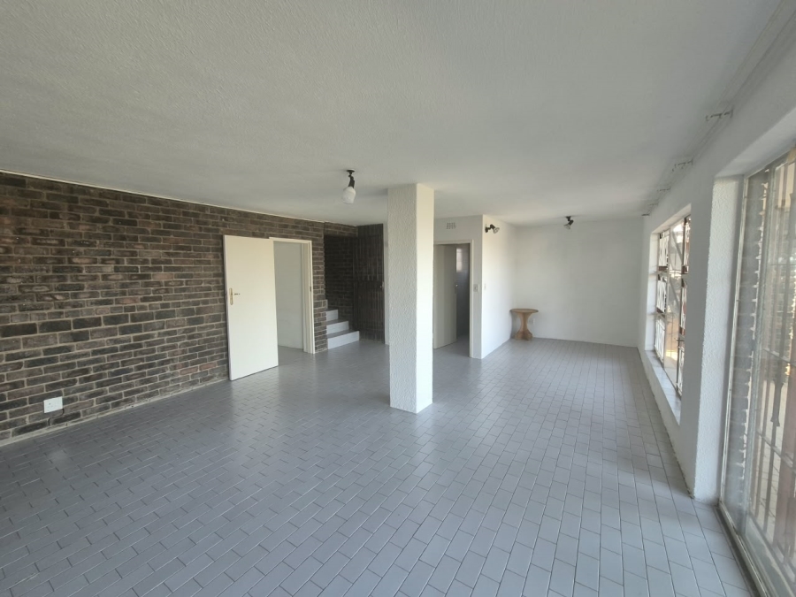 4 Bedroom Property for Sale in Bassonia Gauteng