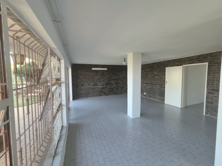 4 Bedroom Property for Sale in Bassonia Gauteng
