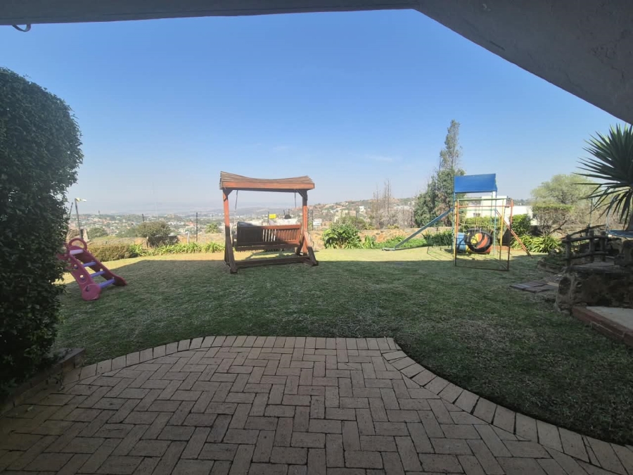 4 Bedroom Property for Sale in Bassonia Gauteng