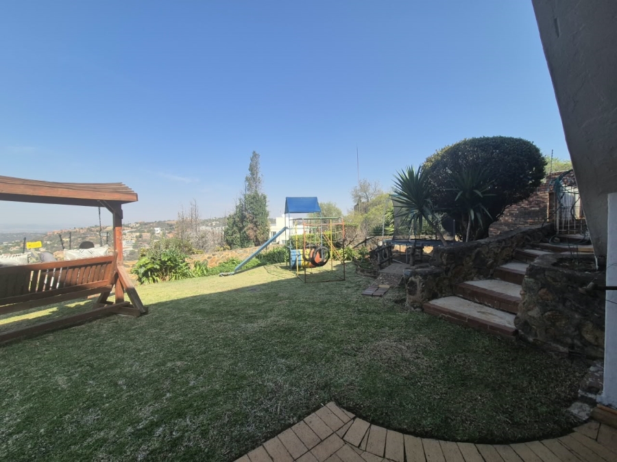 4 Bedroom Property for Sale in Bassonia Gauteng