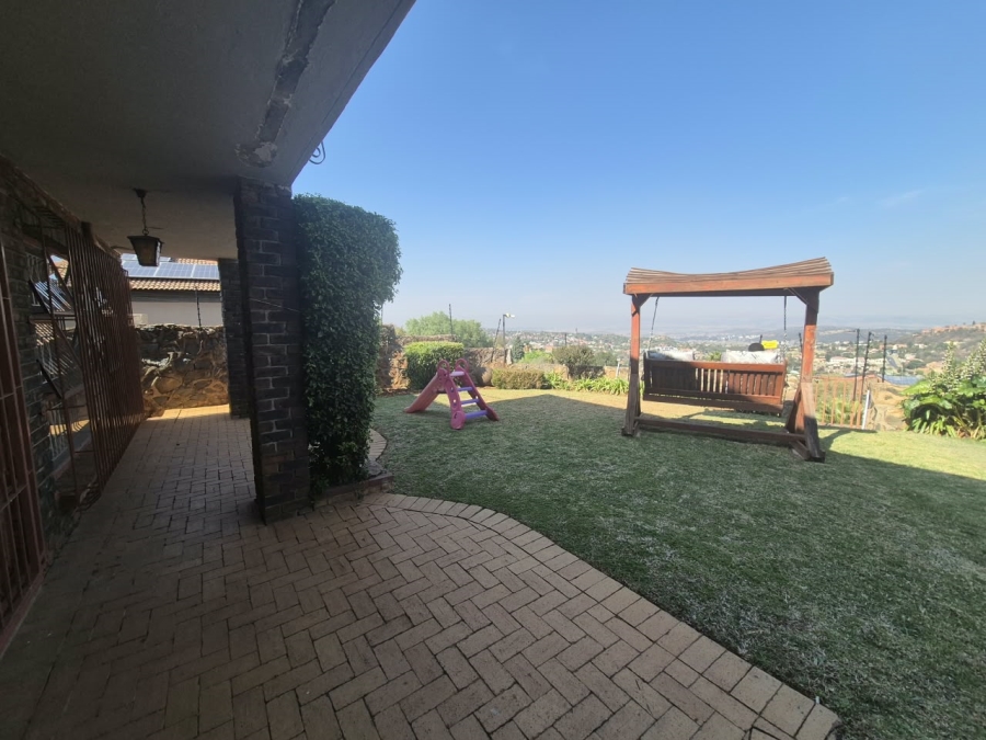4 Bedroom Property for Sale in Bassonia Gauteng