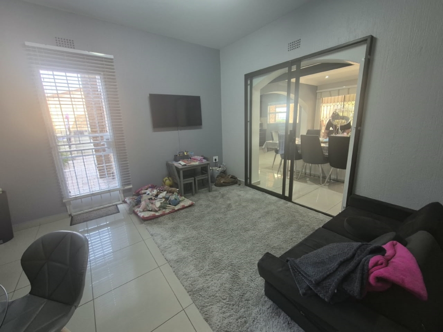 4 Bedroom Property for Sale in Bassonia Gauteng