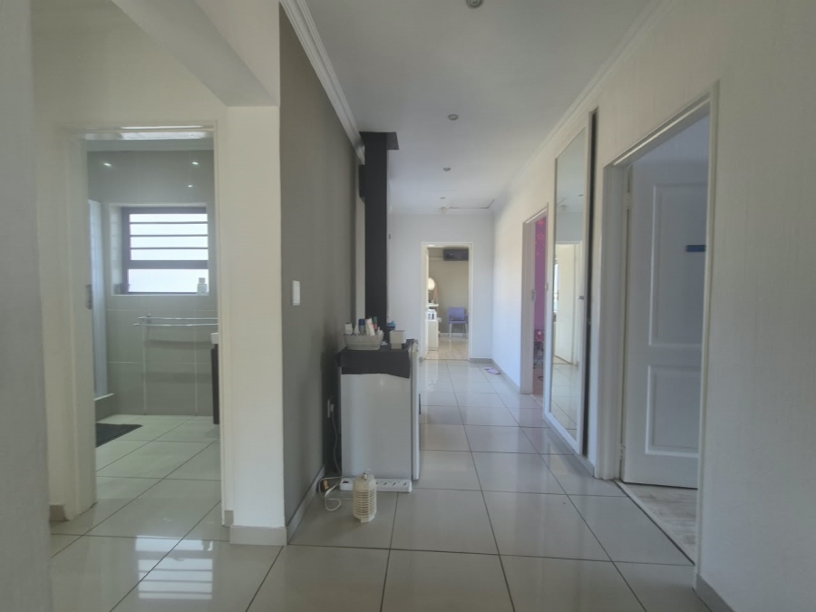 4 Bedroom Property for Sale in Bassonia Gauteng