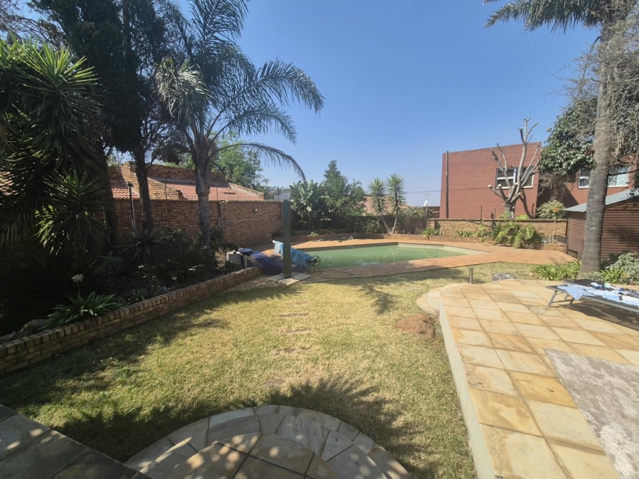 4 Bedroom Property for Sale in Bassonia Gauteng