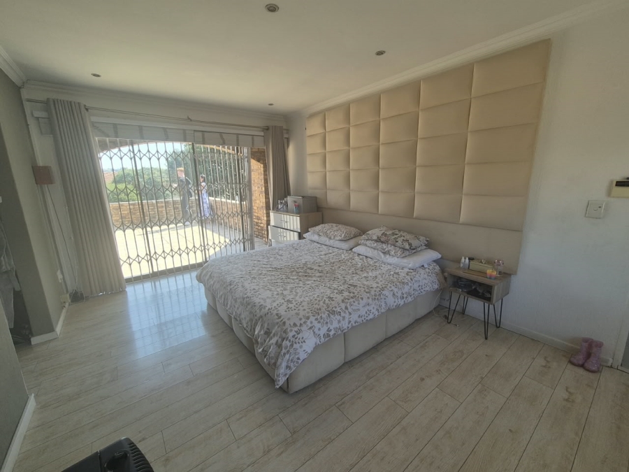 4 Bedroom Property for Sale in Bassonia Gauteng