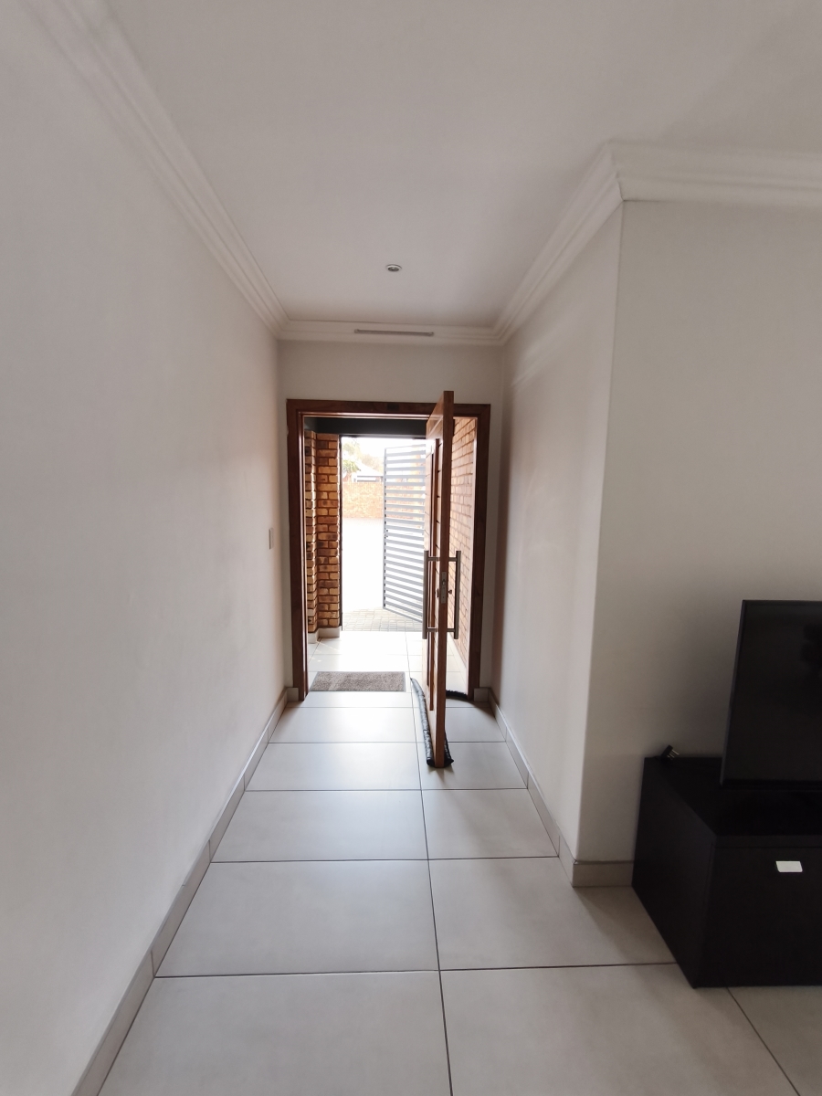 3 Bedroom Property for Sale in Dayanglen Gauteng