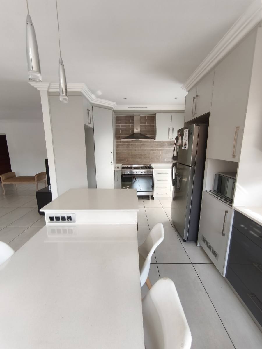 3 Bedroom Property for Sale in Dayanglen Gauteng