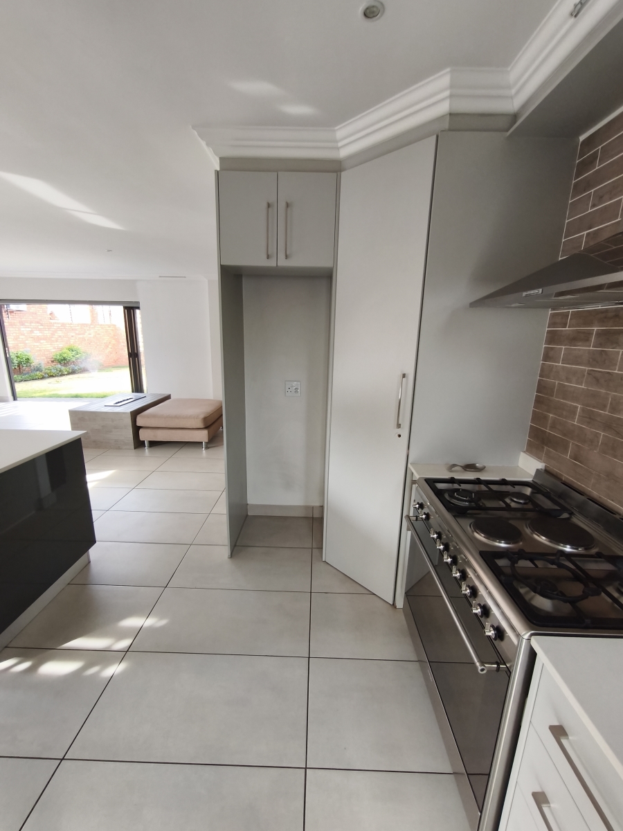 3 Bedroom Property for Sale in Dayanglen Gauteng
