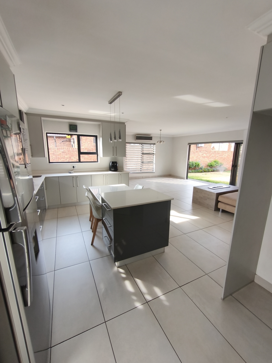 3 Bedroom Property for Sale in Dayanglen Gauteng