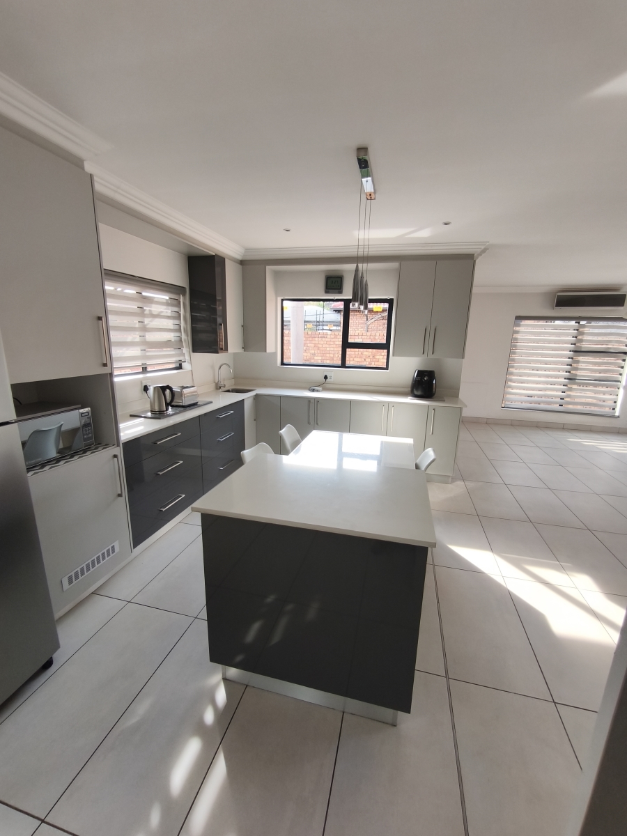 3 Bedroom Property for Sale in Dayanglen Gauteng