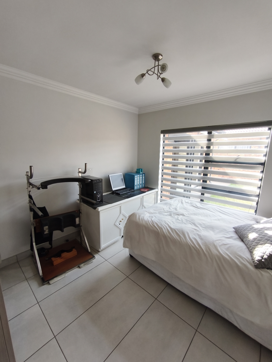 3 Bedroom Property for Sale in Dayanglen Gauteng