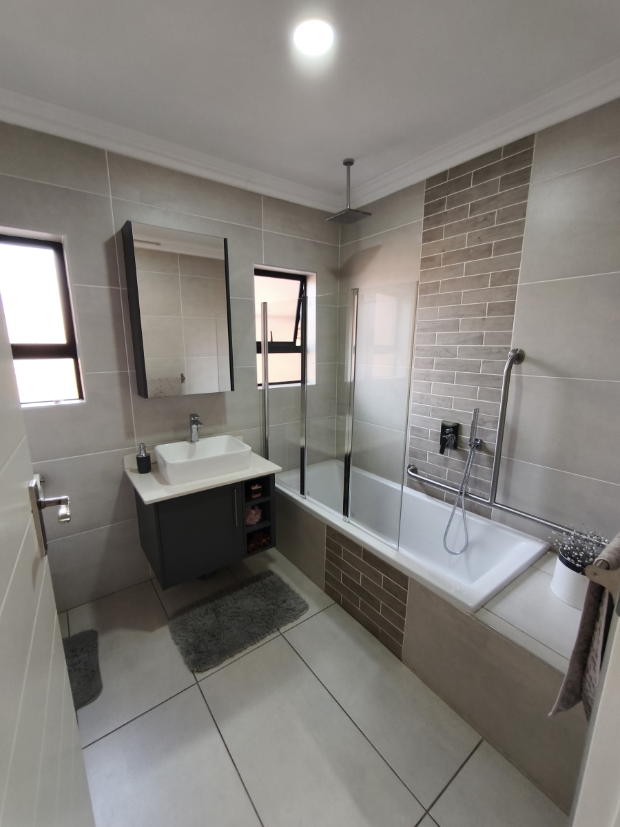 3 Bedroom Property for Sale in Dayanglen Gauteng